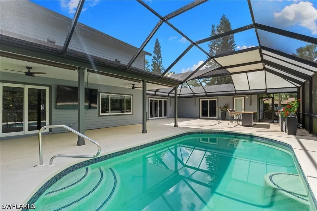 201 Perkins Drive Naples FL 34119