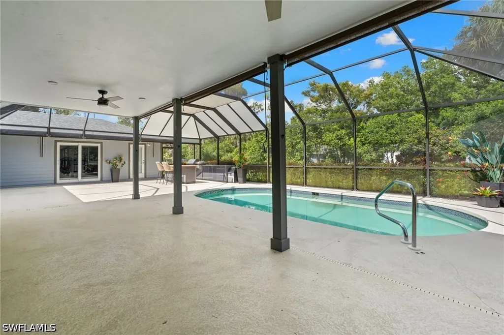 201 Perkins Drive Naples FL 34119
