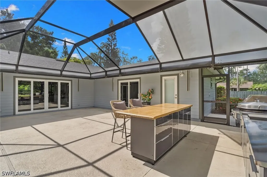 201 Perkins Drive Naples FL 34119