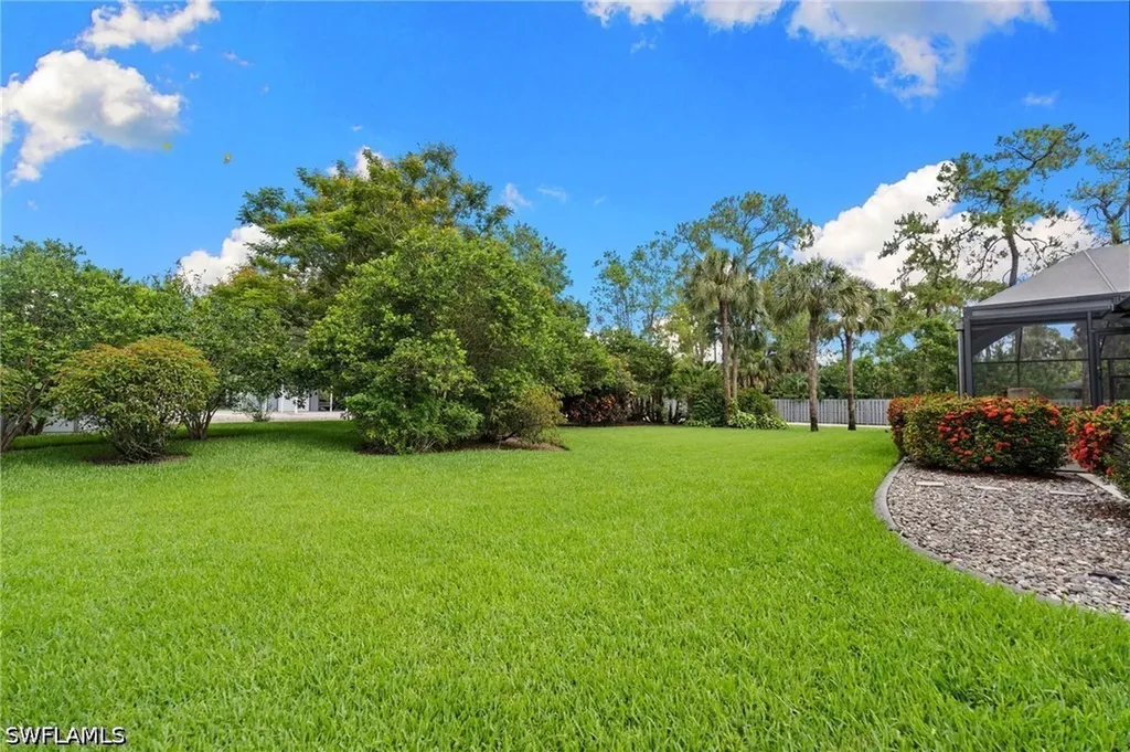 201 Perkins Drive Naples FL 34119