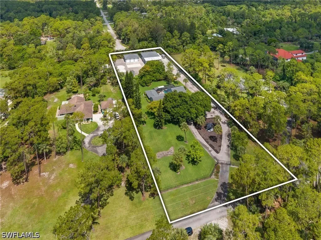 201 Perkins Drive Naples FL 34119
