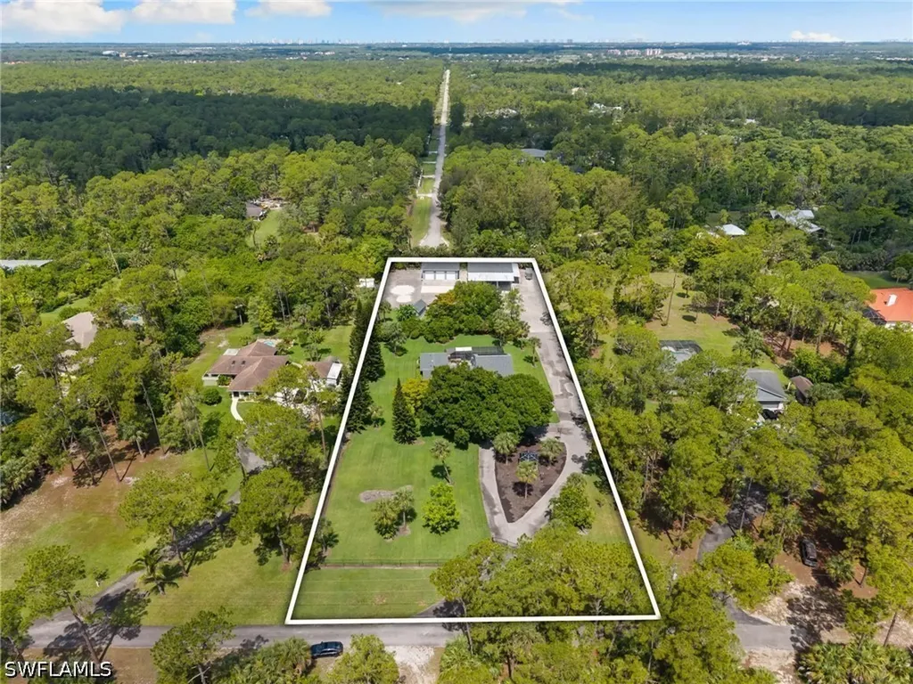 201 Perkins Drive Naples FL 34119