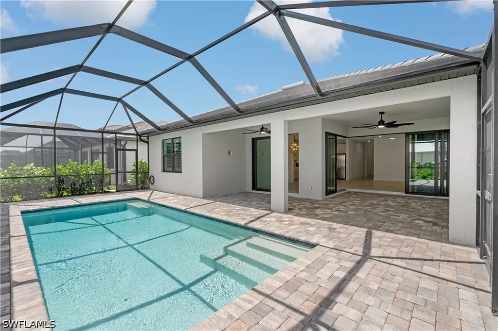 2104 Freemont Way NE Naples FL 34120