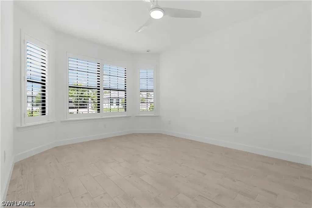 2104 Freemont Way NE Naples FL 34120