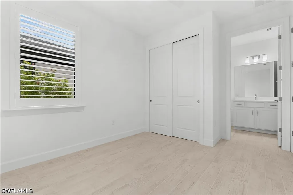 2104 Freemont Way Naples FL 34120