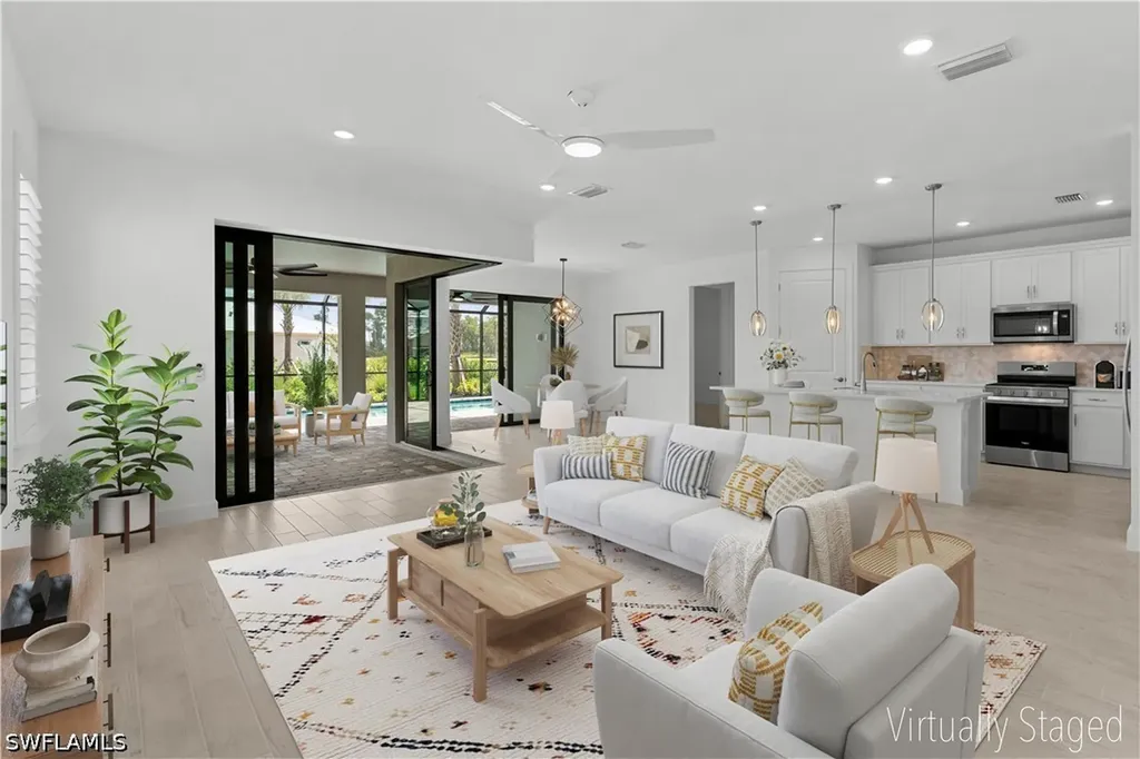 2104 Freemont Way NE Naples FL 34120