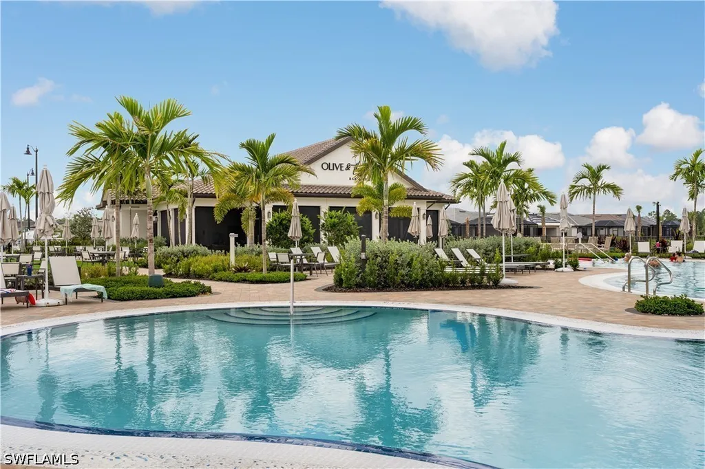 2104 Freemont Way Naples FL 34120