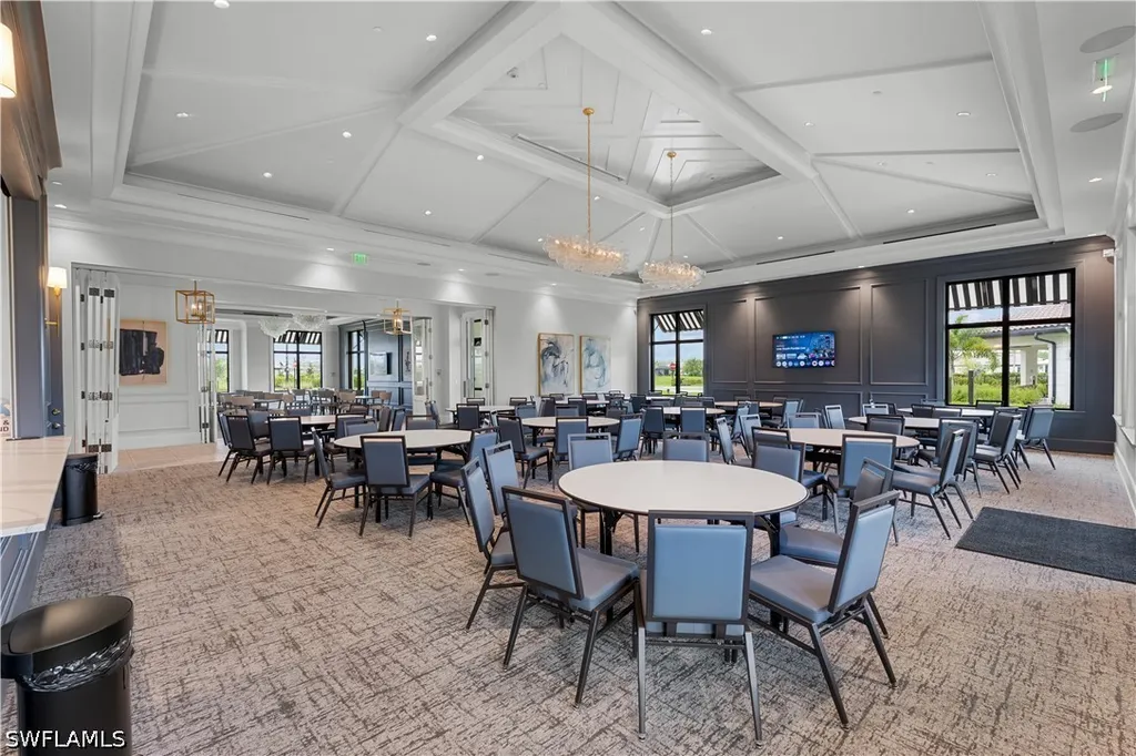 2104 Freemont Way Naples FL 34120
