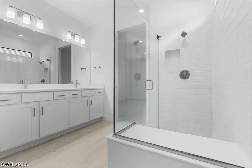 2104 Freemont Way NE Naples FL 34120