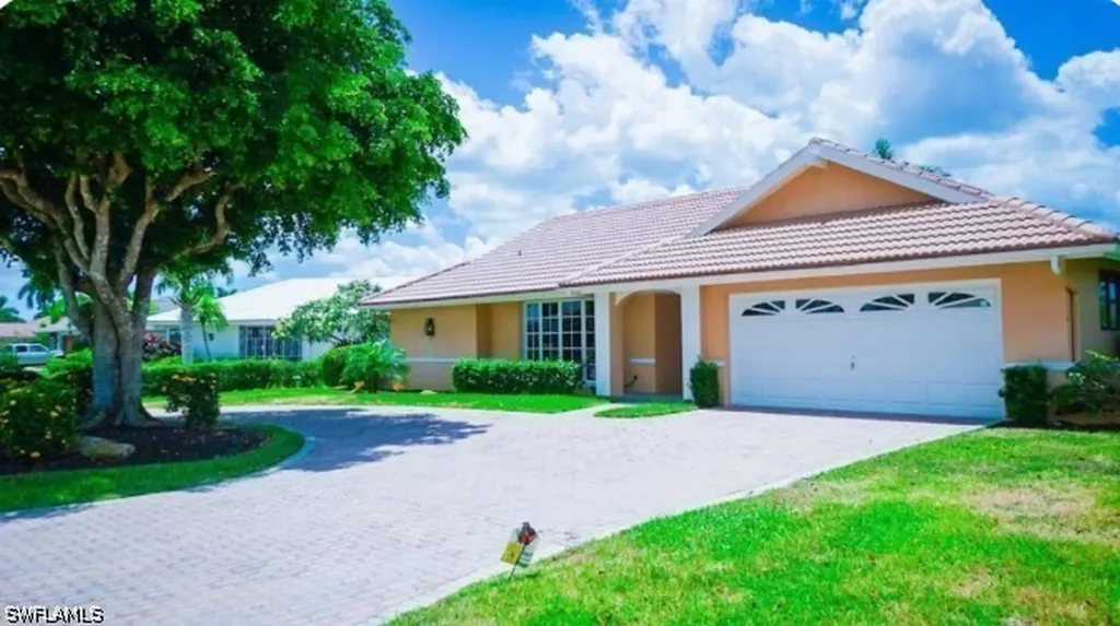 438 Torrey Pines Point Naples FL 34113