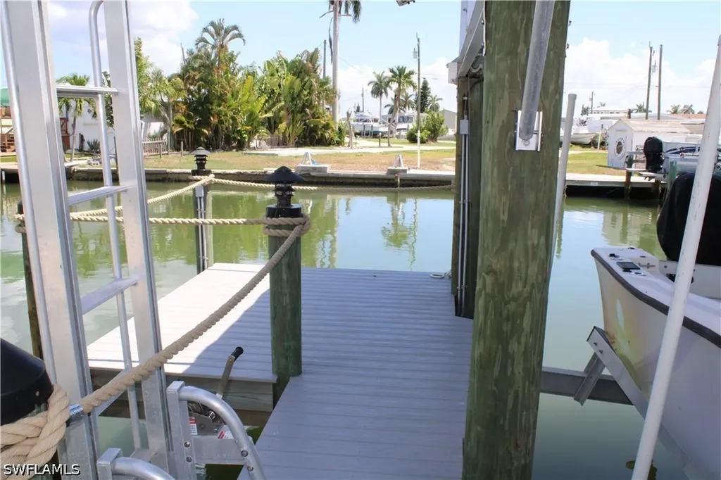 3884 Plumosa Drive Fort Myers FL 33956