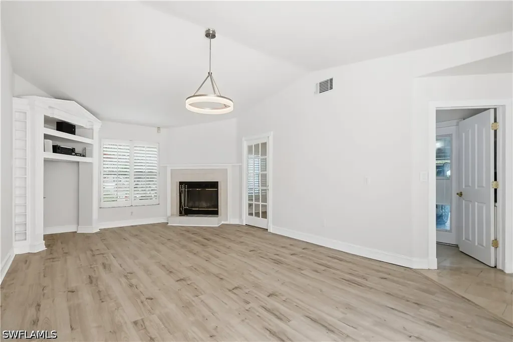 128 Viking Way Naples FL 34110