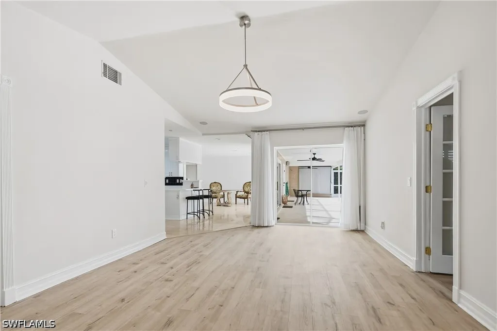128 Viking Way Naples FL 34110