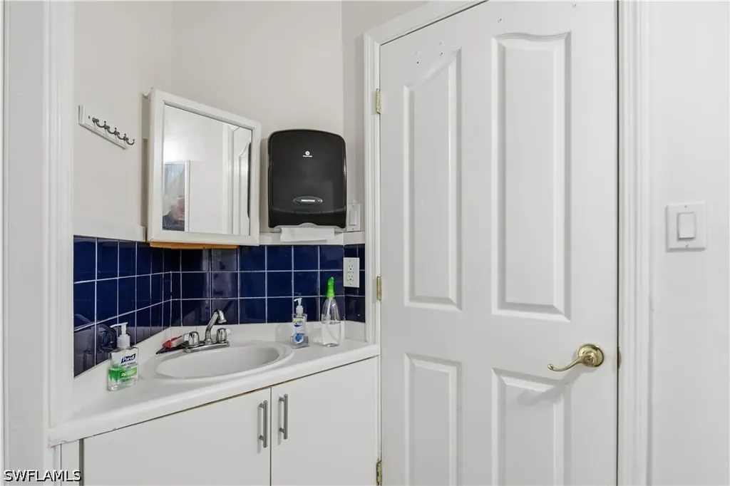 128 Viking Way Naples FL 34110