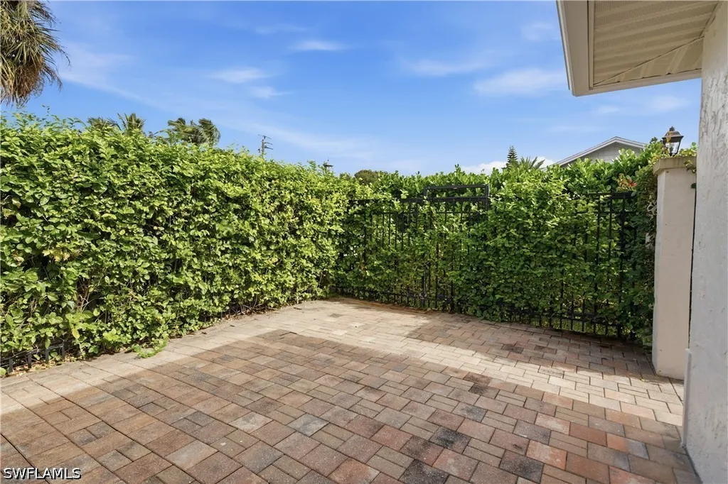 128 Viking Way Naples FL 34110