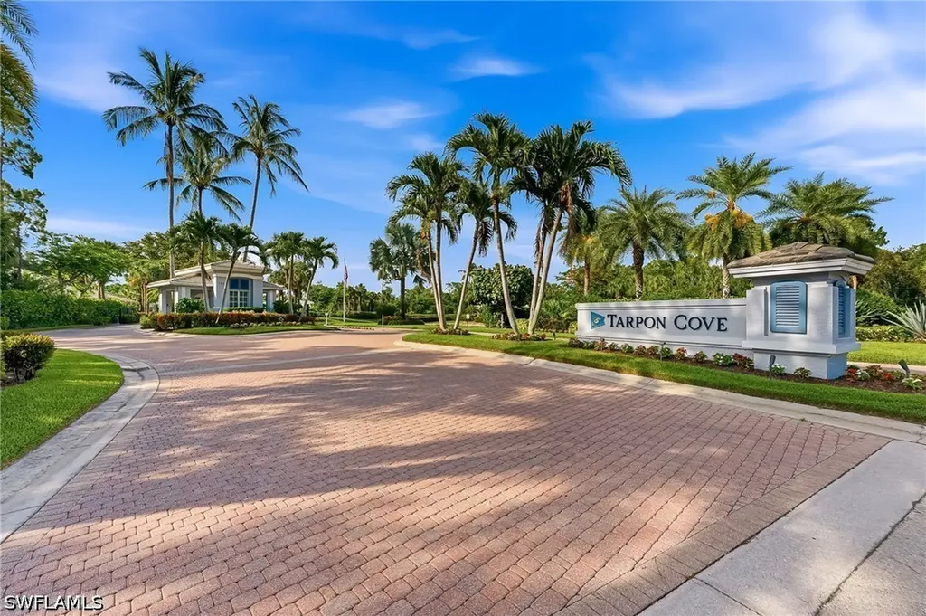 832 Carrick Bend Circle Naples FL 34110
