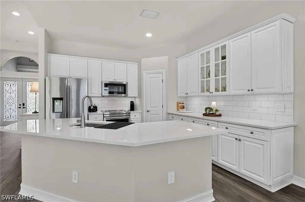6062 Divot Court Naples FL 34113