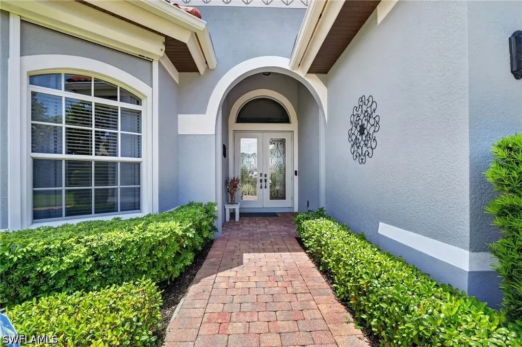 6062 Divot Court Naples FL 34113