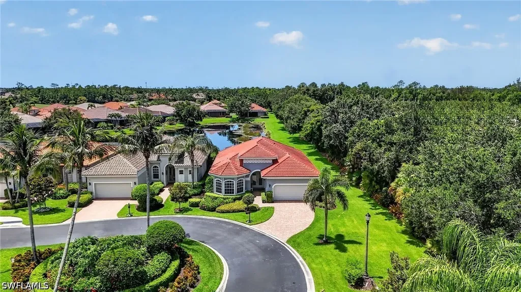 6062 Divot Court Naples FL 34113