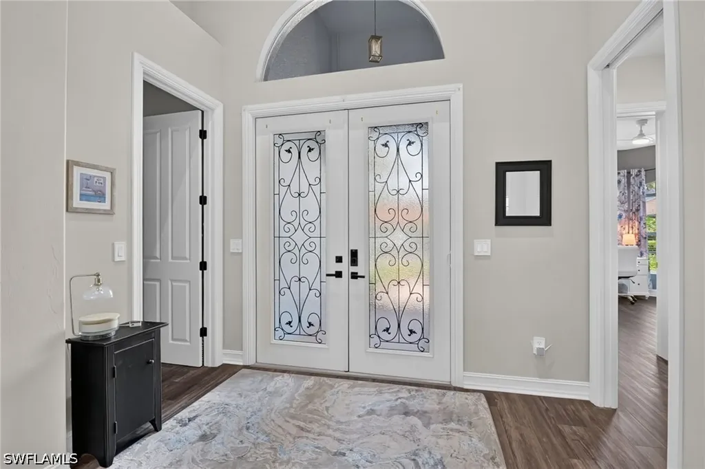 6062 Divot Court Naples FL 34113