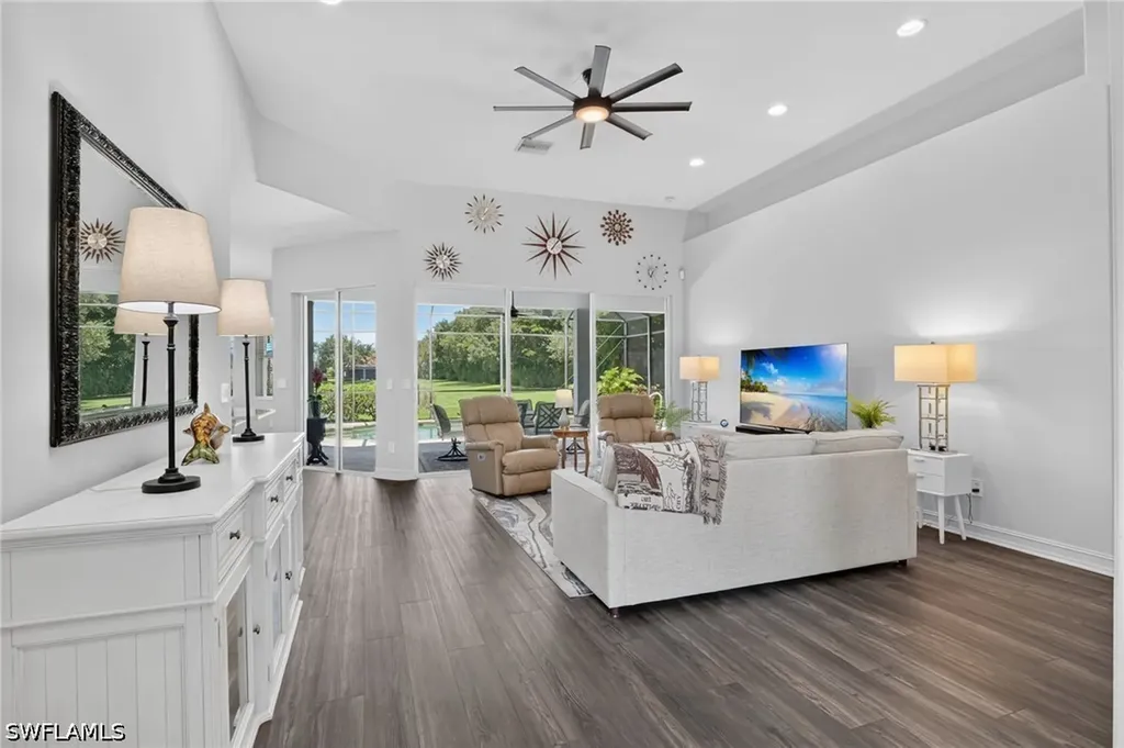 6062 Divot Court Naples FL 34113