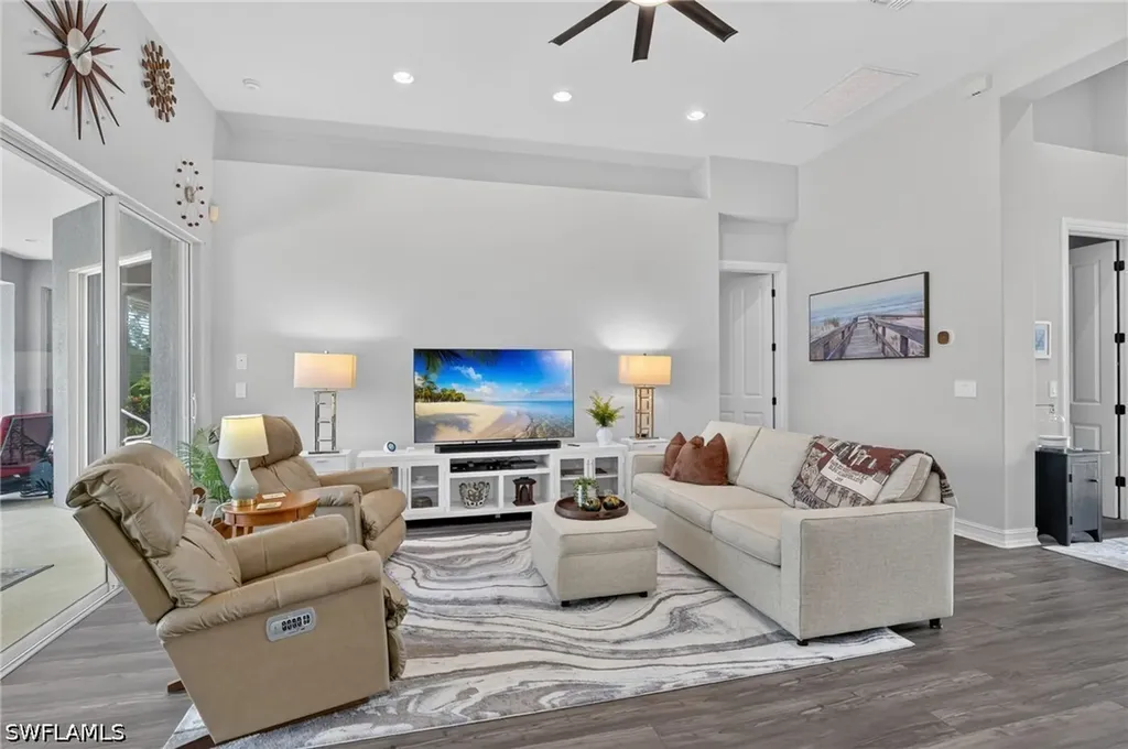 6062 Divot Court Naples FL 34113