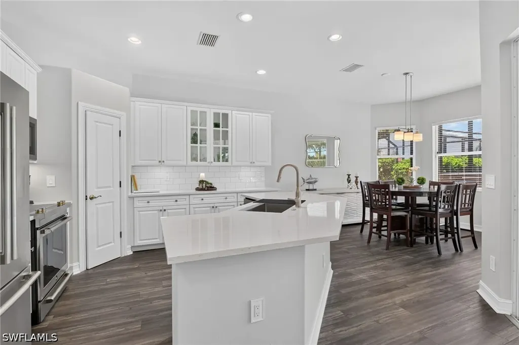 6062 Divot Court Naples FL 34113