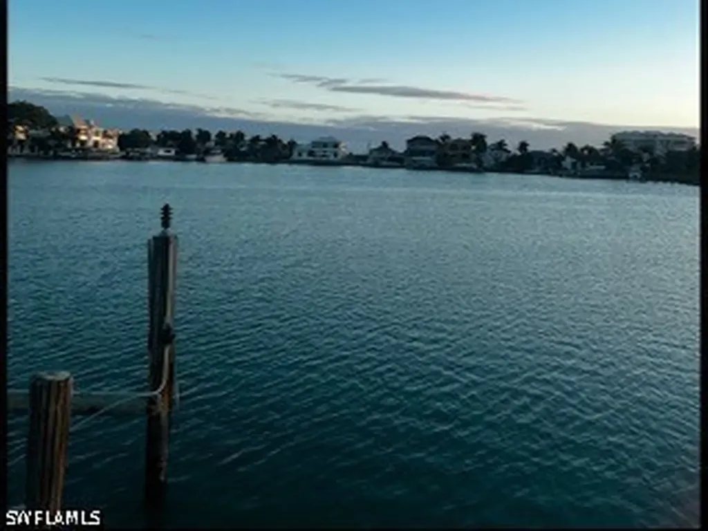 150 Tahiti Circle Naples FL 34113
