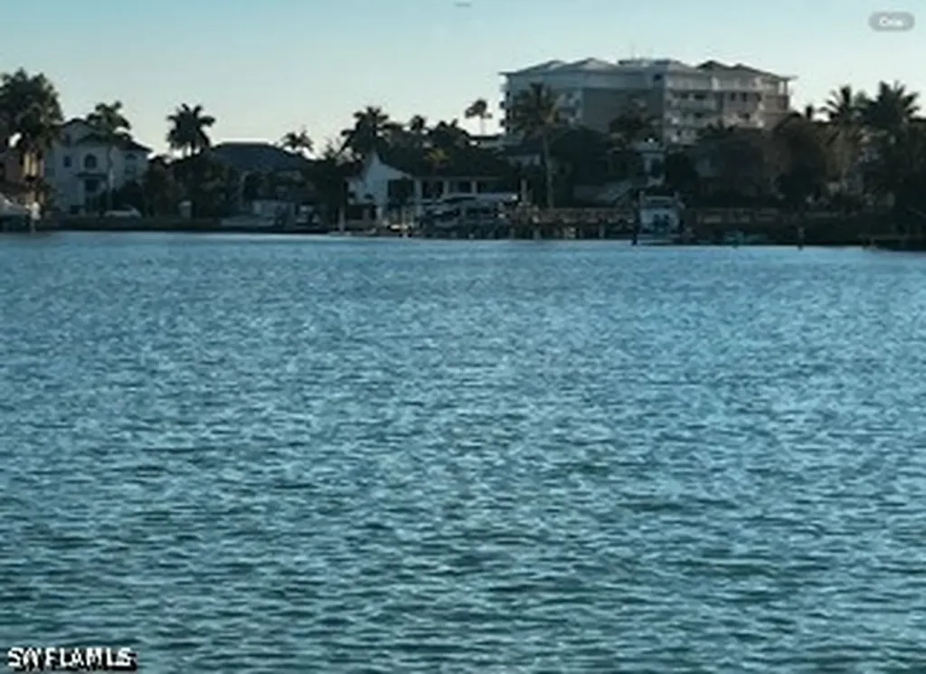 150 Tahiti Circle Naples FL 34113
