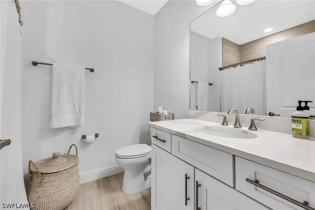 16348 Viansa Way Naples FL 34110