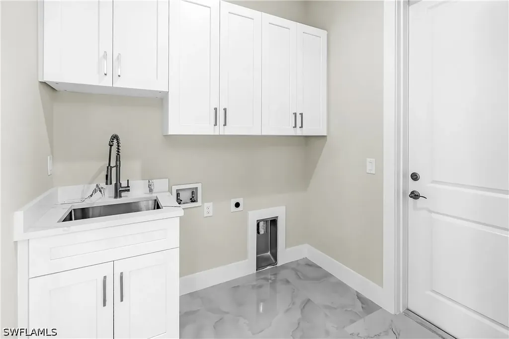 3619 Randall Bvld Naples FL 34120