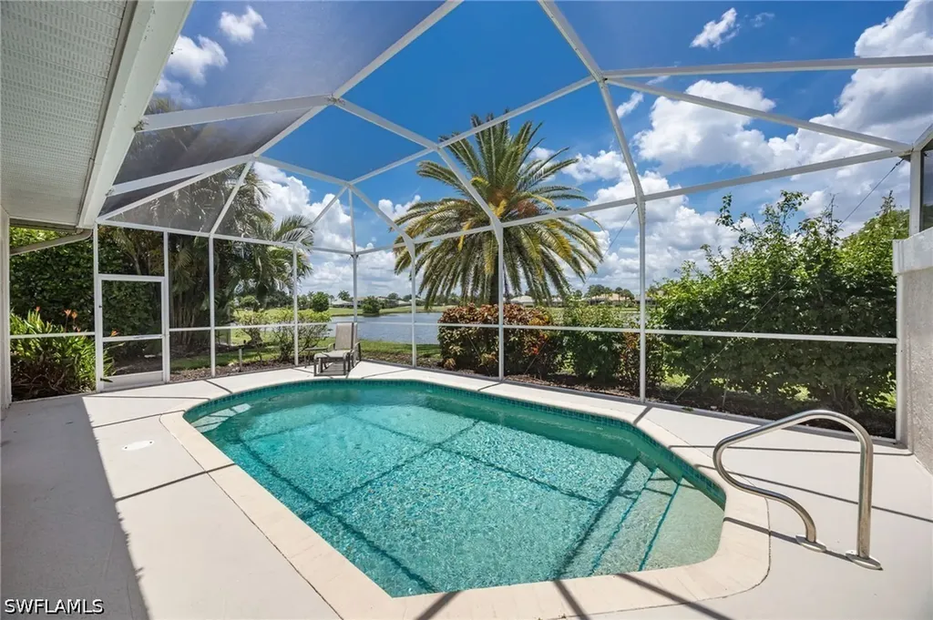 2032 Crestview Way Naples FL 34119