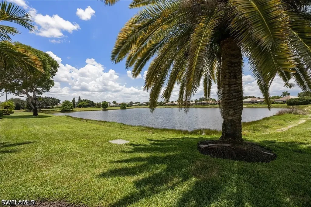2032 Crestview Way Naples FL 34119