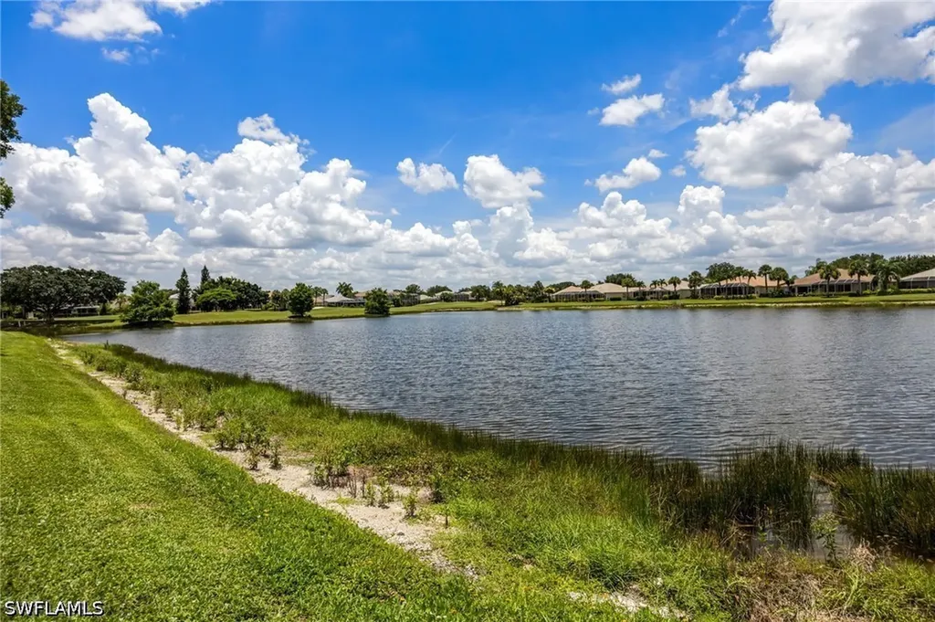 2032 Crestview Way Naples FL 34119