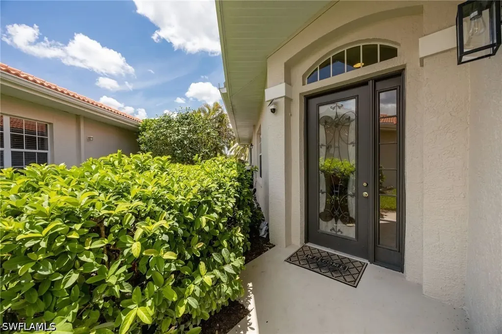 2032 Crestview Way Naples FL 34119