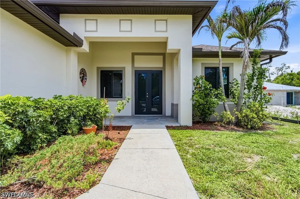 255 Everglades Boulevard S Naples FL 34117