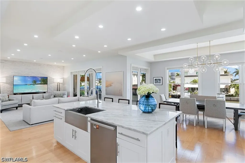 357 Egret Avenue Naples FL 34108