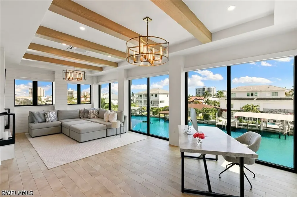 357 Egret Avenue Naples FL 34108