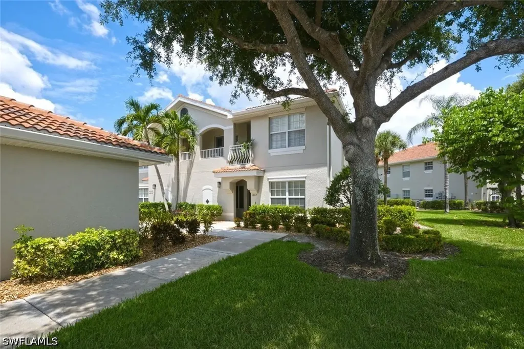Naples FL, 3033 Driftwood Way, Unit 3407