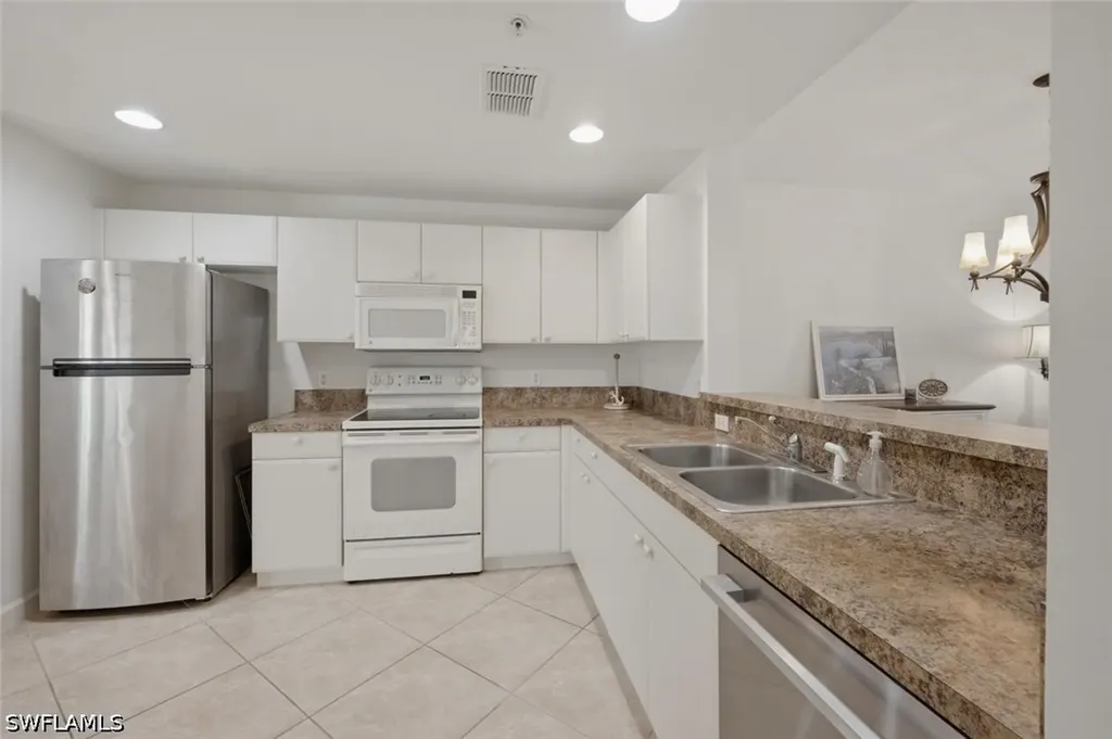 3033 Driftwood Way Naples FL 34109