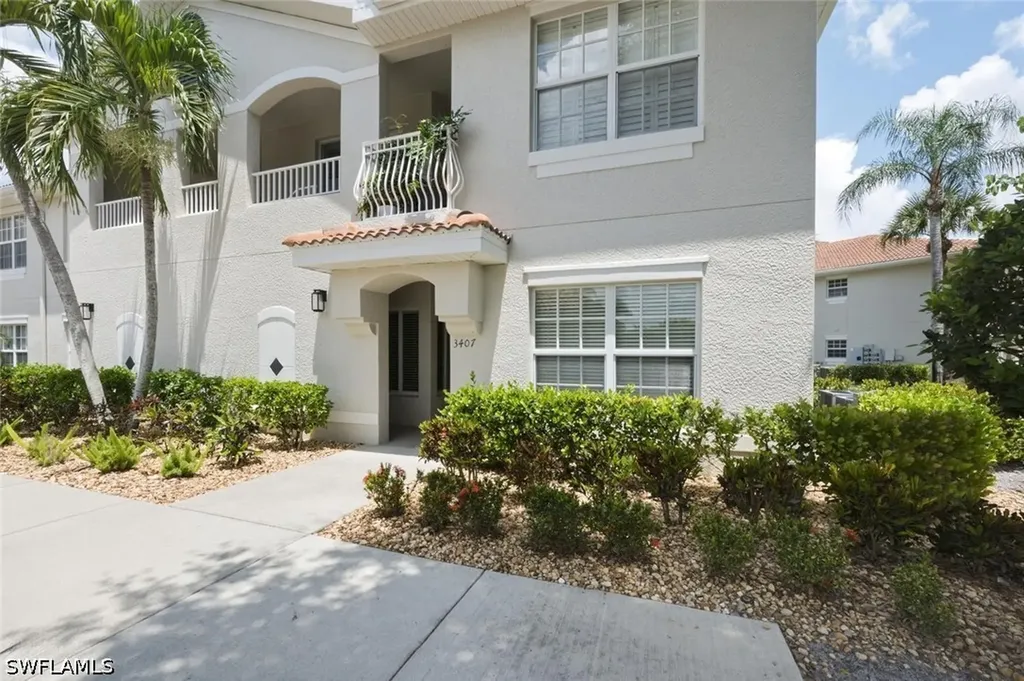 3033 Driftwood Way Naples FL 34109