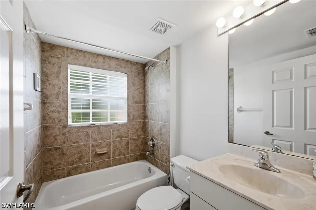 3033 Driftwood Way Naples FL 34109