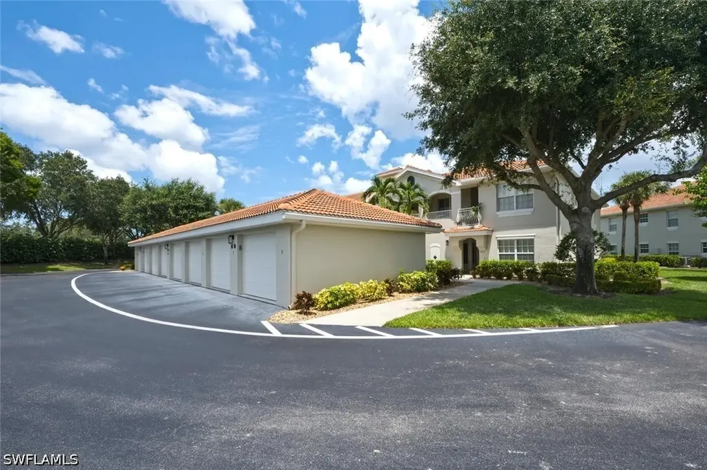 3033 Driftwood Way Naples FL 34109