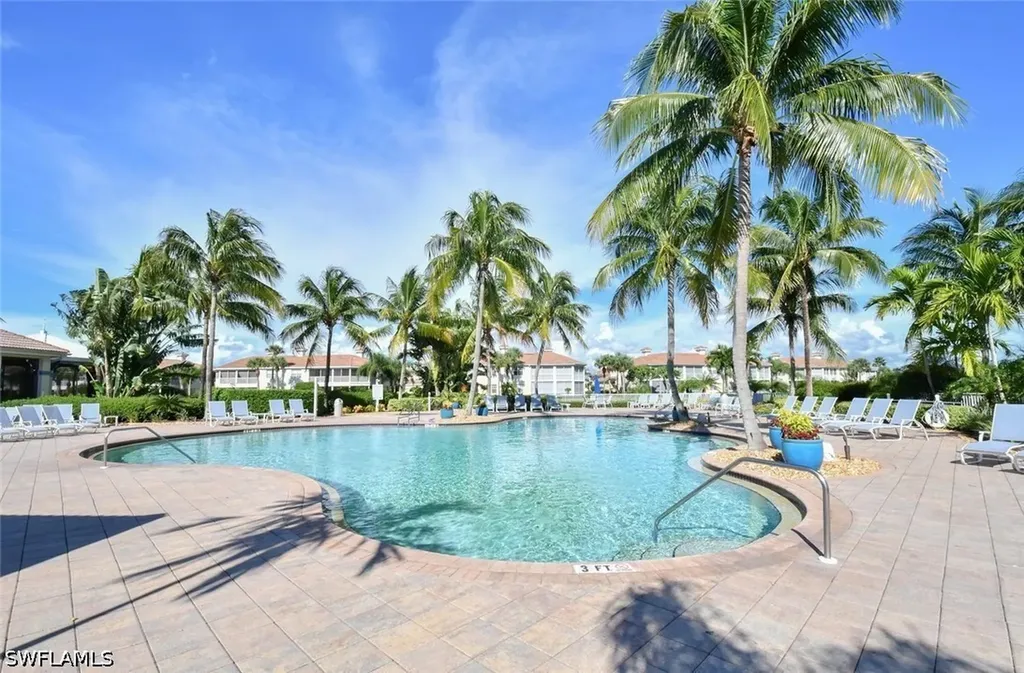 3033 Driftwood Way Naples FL 34109