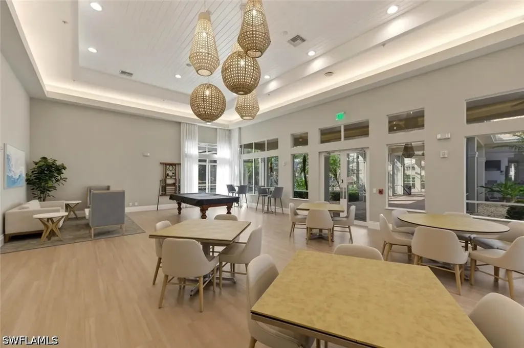 3033 Driftwood Way Naples FL 34109