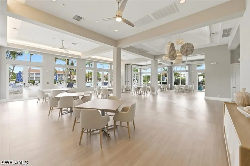 3033 Driftwood Way Naples FL 34109