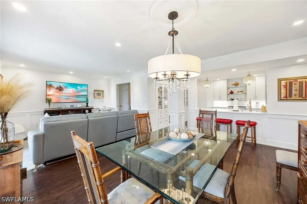 555 Park Shore Drive Naples FL 34103