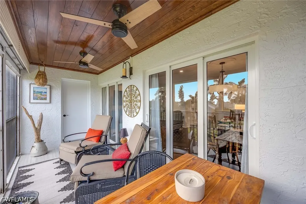 555 Park Shore Drive Naples FL 34103