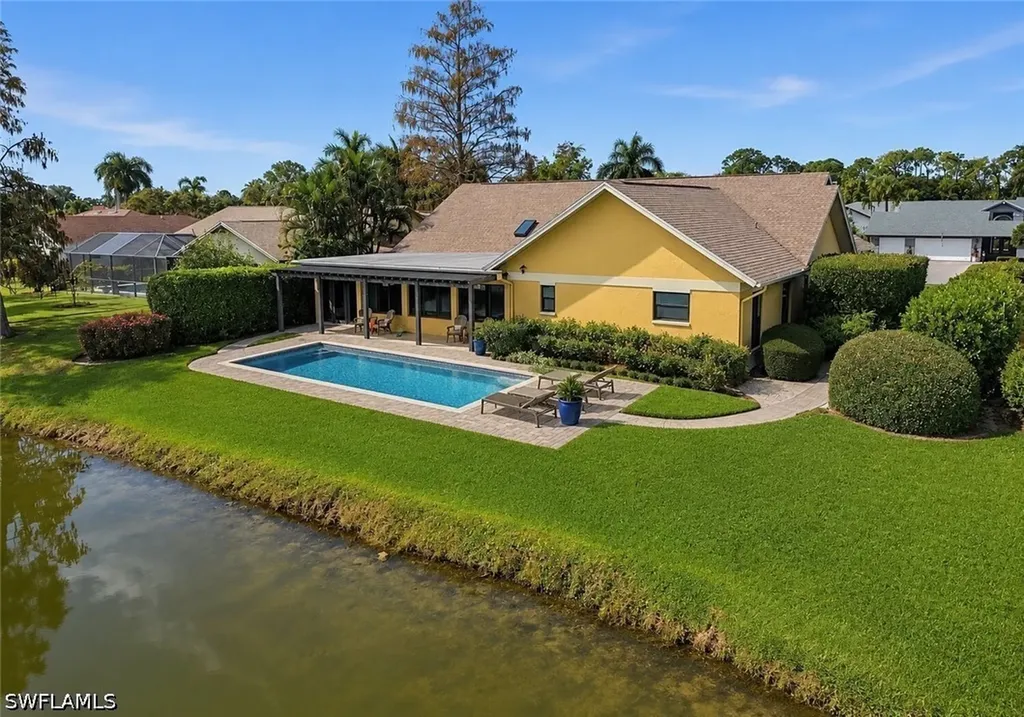 2274 Queens Way Naples FL 34112