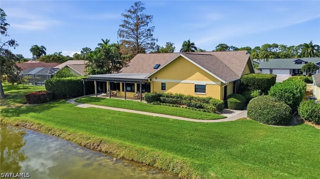 2274 Queens Way Naples FL 34112
